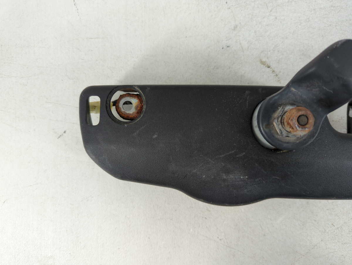 2005-2009 Hyundai Tucson Front Windshield Wiper Motor P/N:98700-2E001 Fits Fits 2005 2006 2007 2008 2009 OEM Used Auto Parts