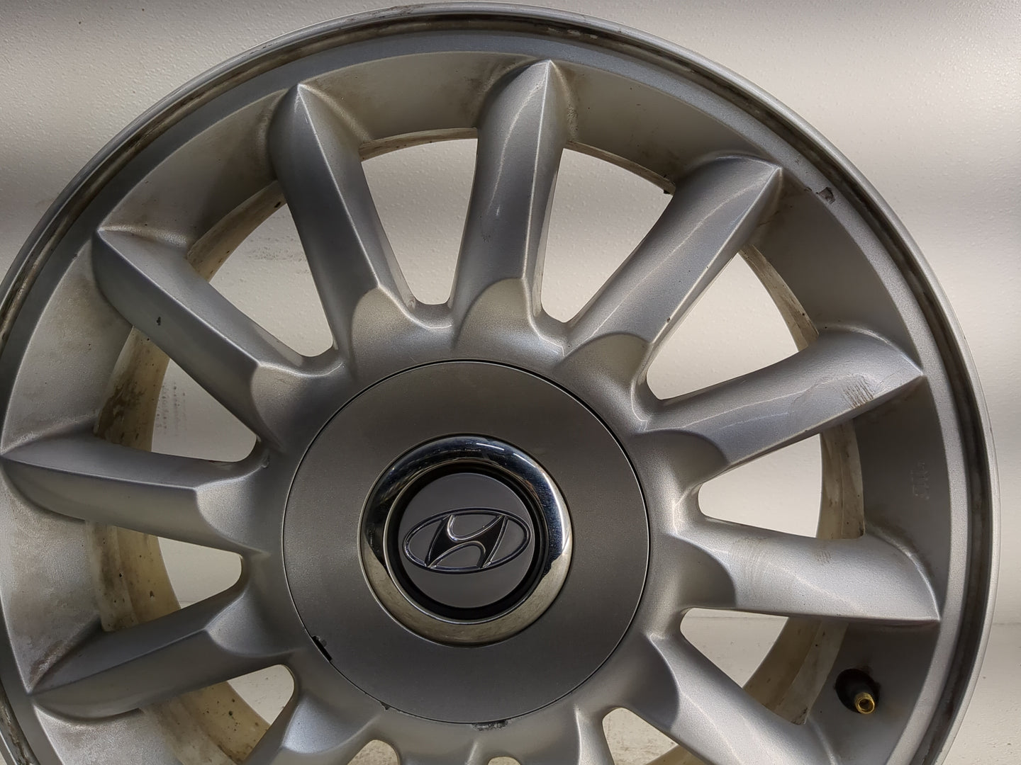2004-2005 Hyundai Xg350 Oem Wheel Rim - Oemusedautoparts1.com