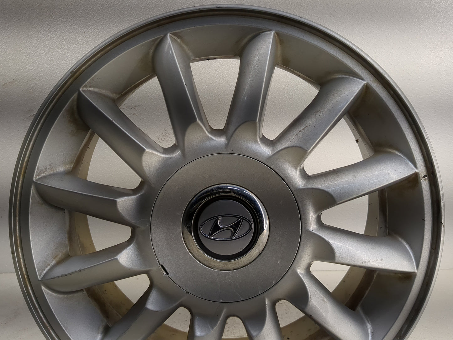 2004-2005 Hyundai Xg350 Oem Wheel Rim - Oemusedautoparts1.com