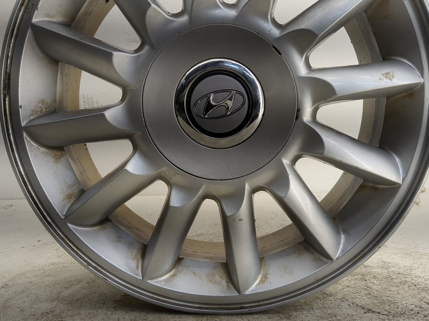 2004-2005 Hyundai Xg350 Oem Wheel Rim - Oemusedautoparts1.com