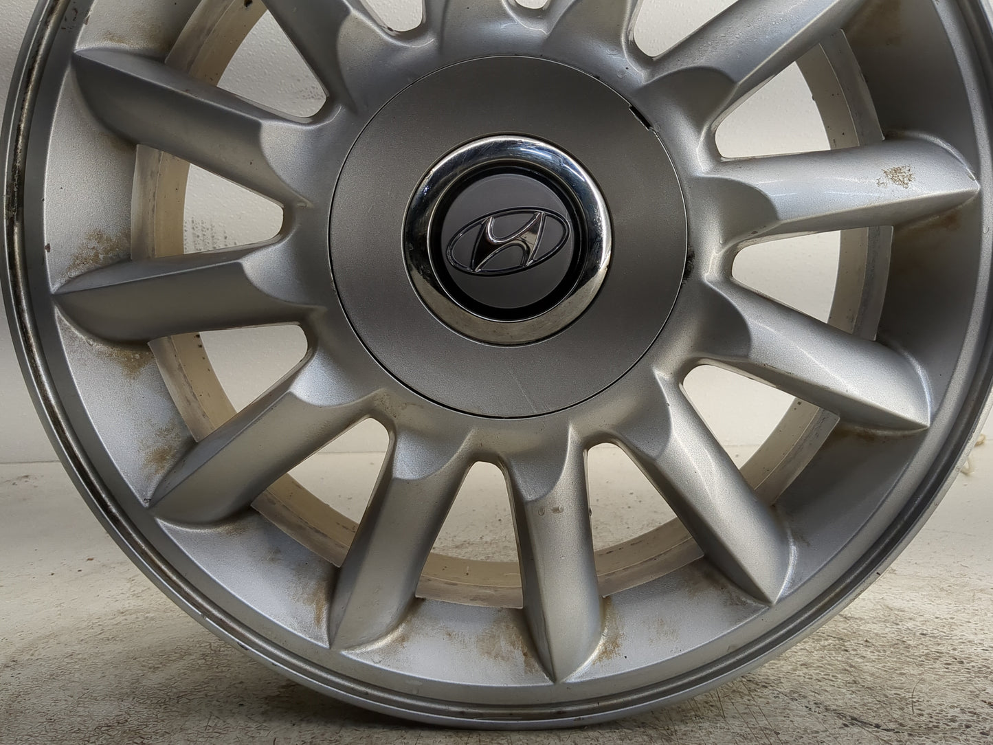 2004-2005 Hyundai Xg350 Oem Wheel Rim - Oemusedautoparts1.com