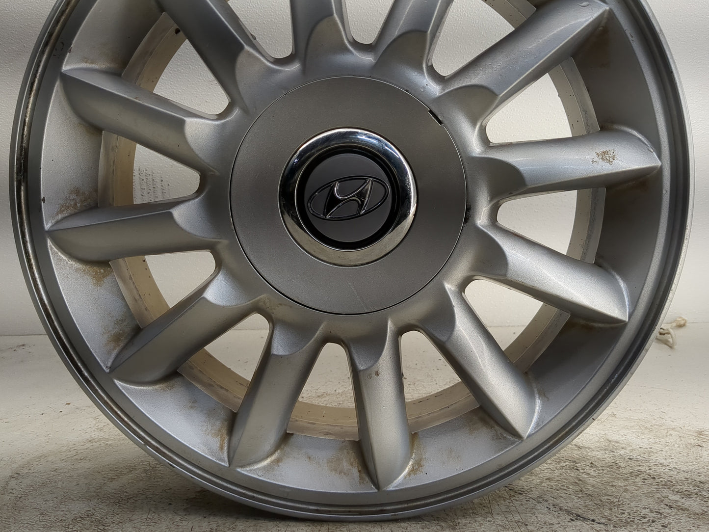 2004-2005 Hyundai Xg350 Oem Wheel Rim - Oemusedautoparts1.com