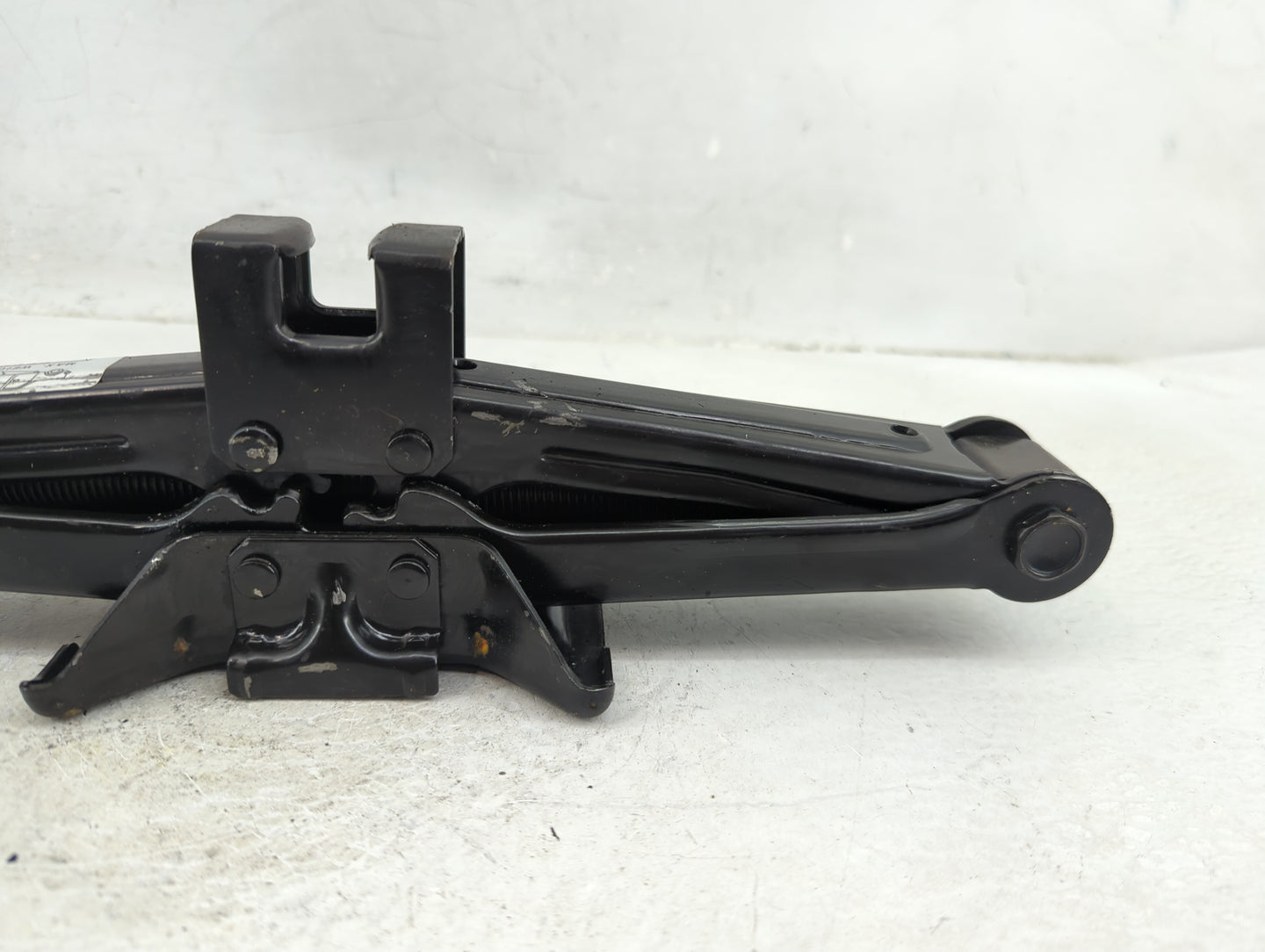2005 Hyundai Xg350 Spare Scissor Car Jack - Oemusedautoparts1.com