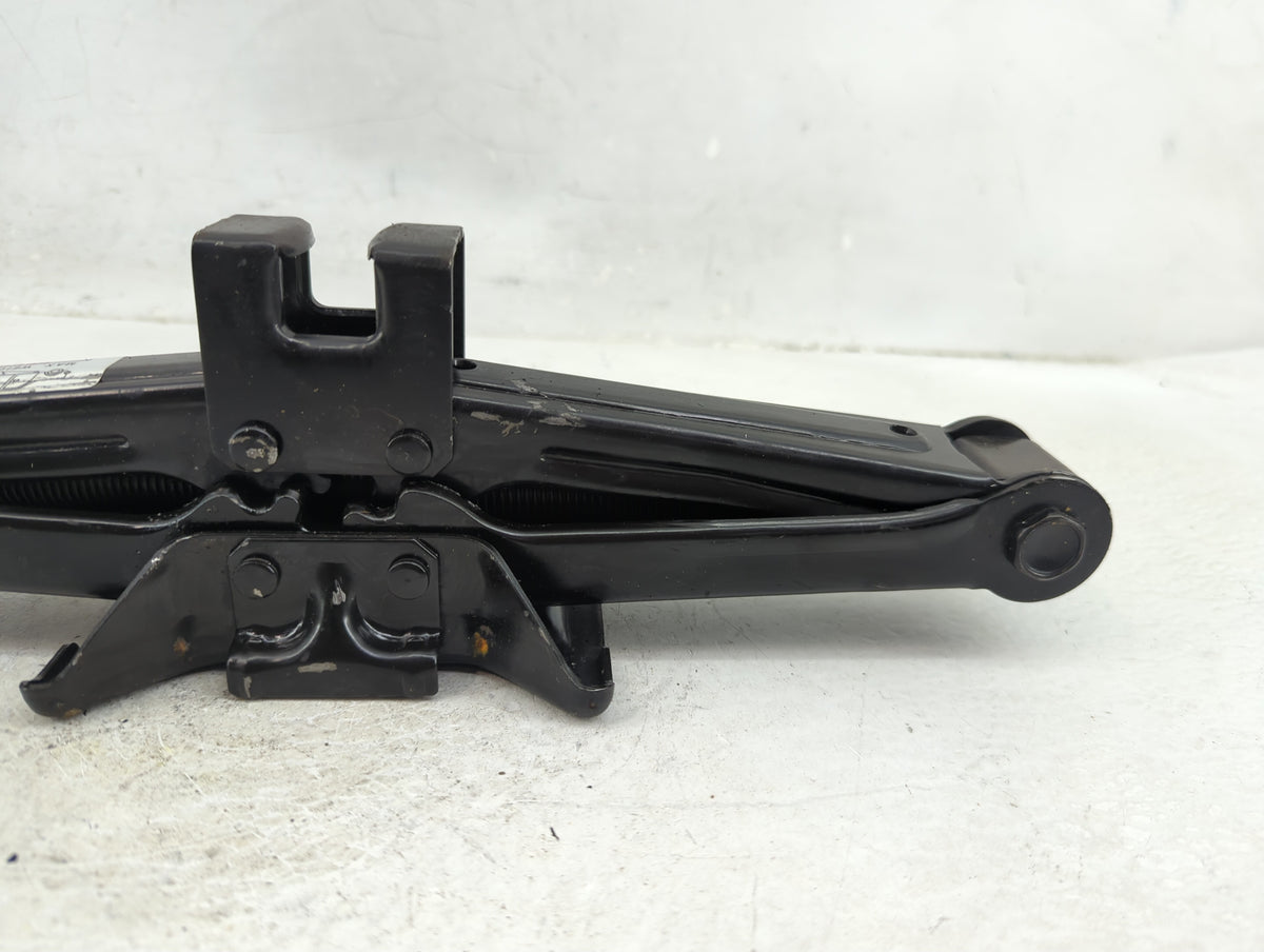 2005 Hyundai Xg350 Spare Scissor Car Jack - Oemusedautoparts1.com