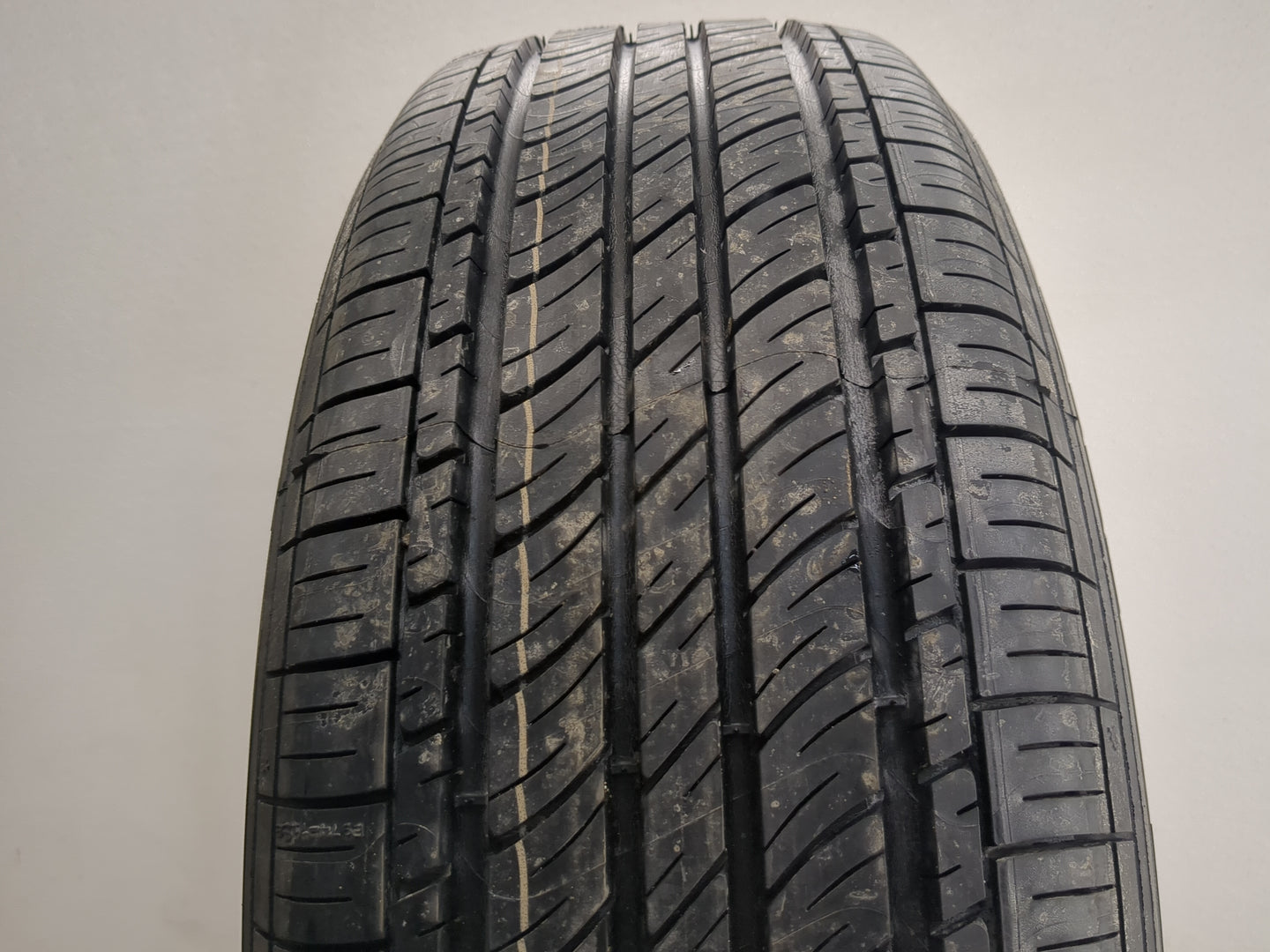 Used Tire 205/60R16 MICHELIN ENERGY MXV4 94H - Tread Depth 11/32 - Oemusedautoparts1.com