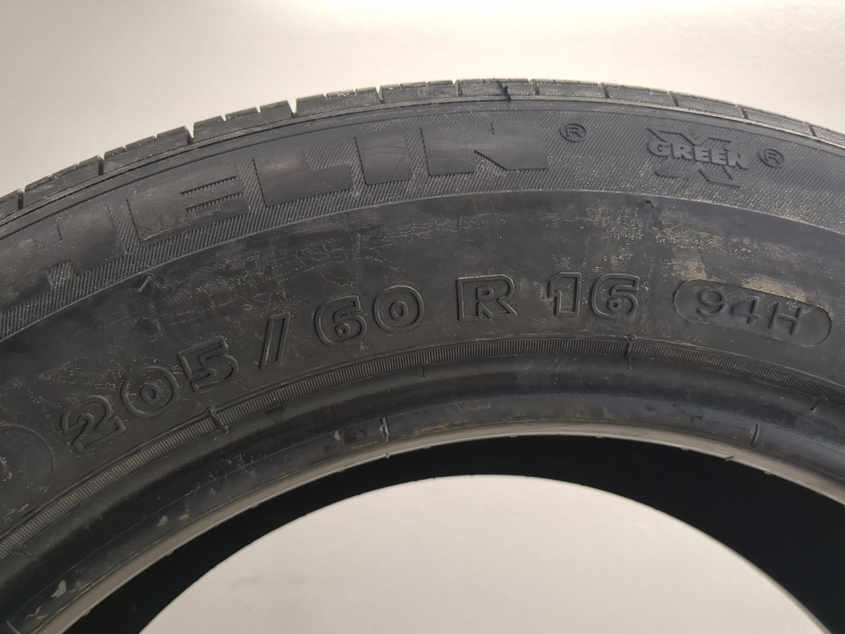 Used Tire 205/60R16 MICHELIN ENERGY MXV4 94H - Tread Depth 11/32 - Oemusedautoparts1.com