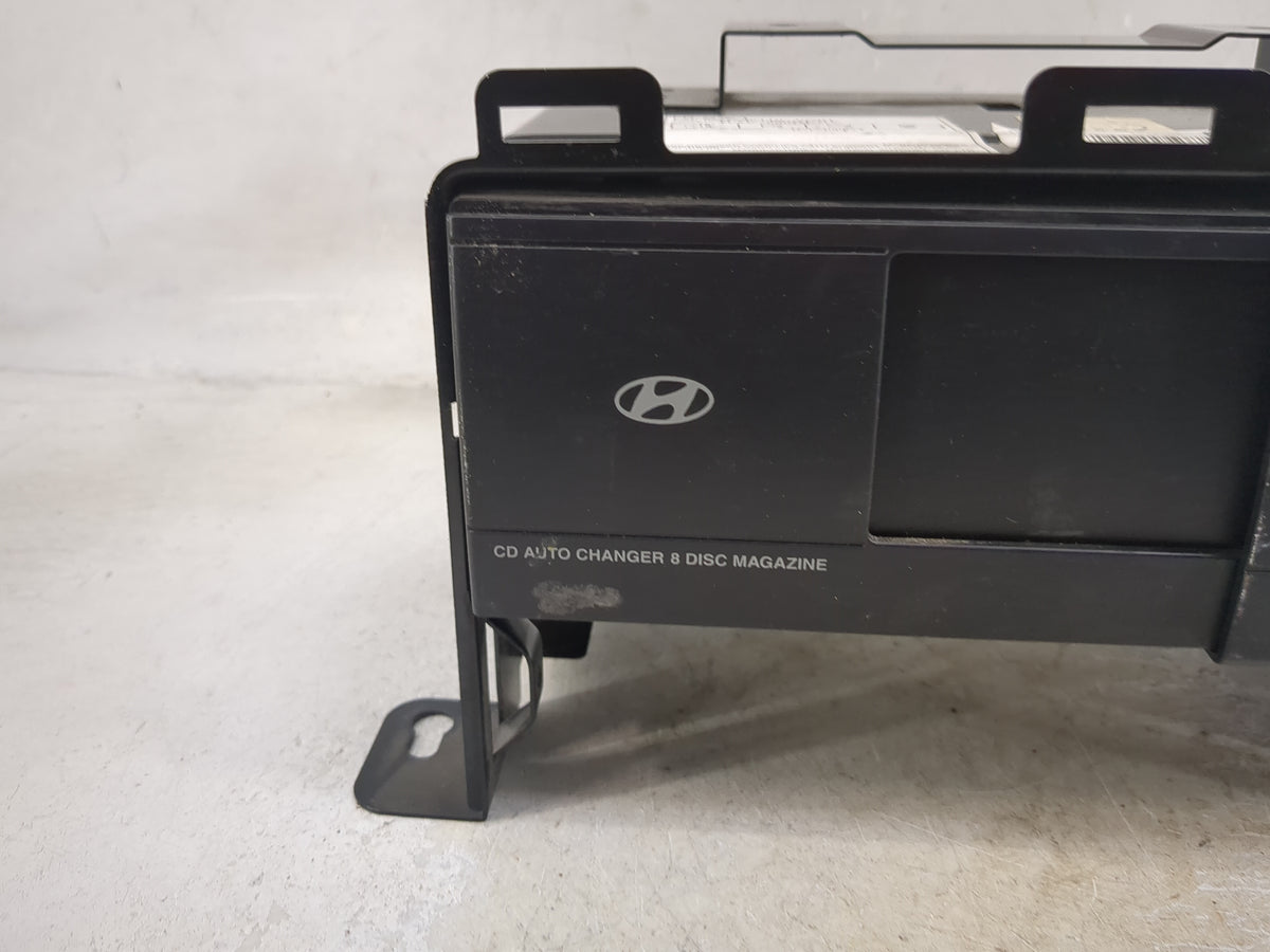2005-2005 Hyundai Xg350 Radio Cd Changer 96110-39201 - Oemusedautoparts1.com