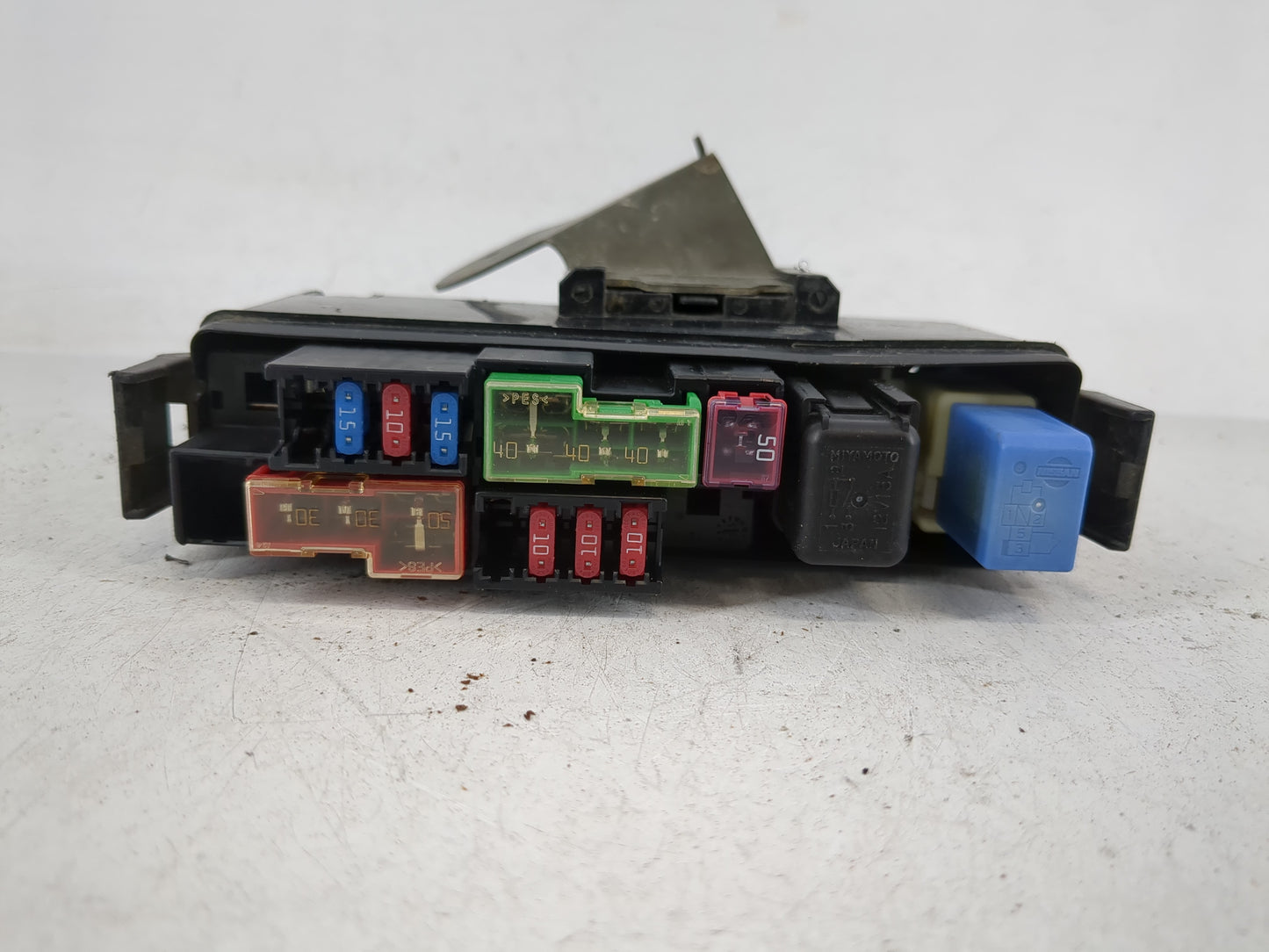2003-2008 Infiniti Fx35 Fusebox Fuse Box Panel Relay Module Fits Fits 2003 2004 2005 2006 2007 2008 OEM Used Auto Parts - Oe