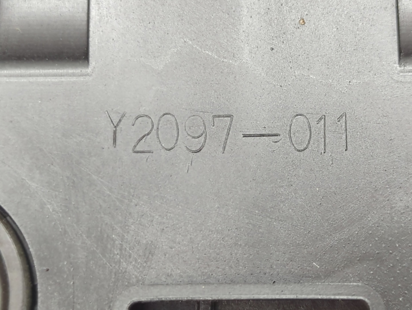2005 Infiniti Fx35 Valve Cover 660196 - Oemusedautoparts1.com