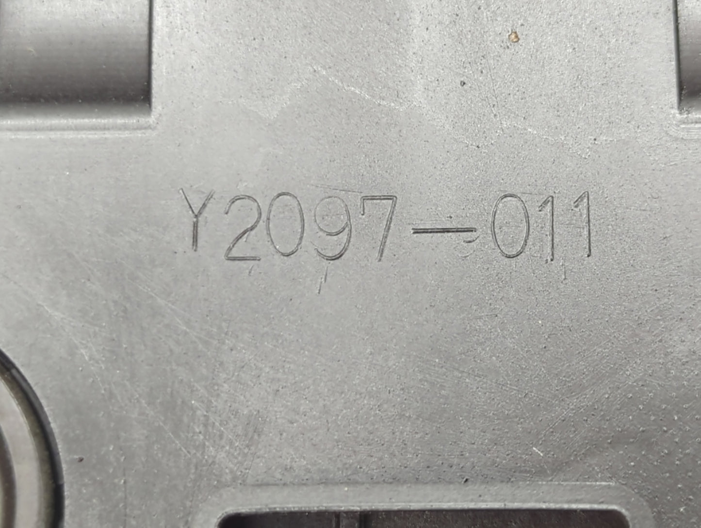 2005 Infiniti Fx35 Valve Cover 660196 - Oemusedautoparts1.com