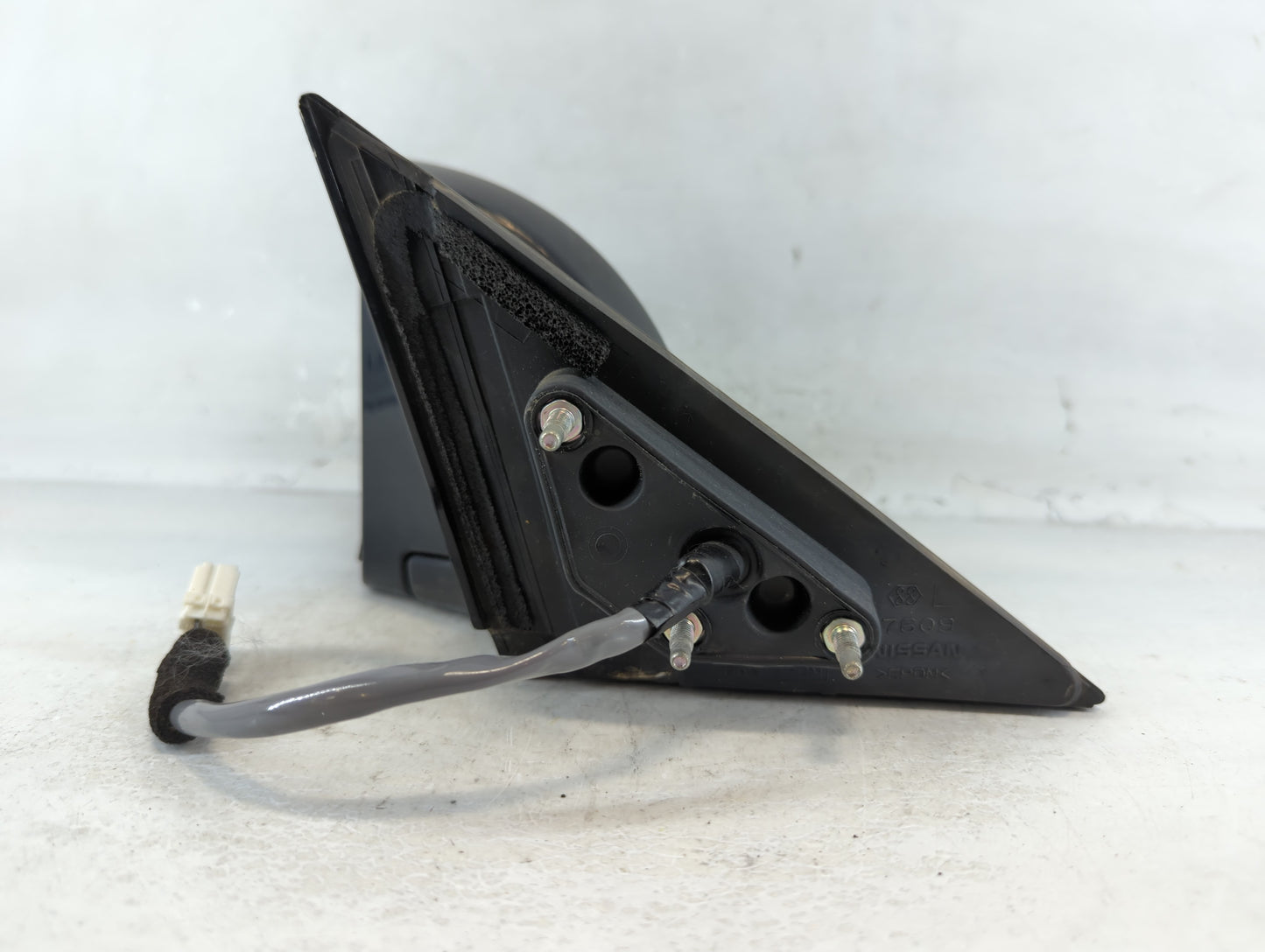 2005 Infiniti Fx35 Driver Left Side View Manual Door Mirror - Oemusedautoparts1.com