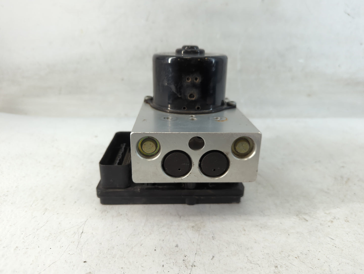 2004-2005 Infiniti Fx35 ABS Pump Control Module Replacement Fits Fits 2004 2005 OEM Used Auto Parts - Oemusedautoparts1.com