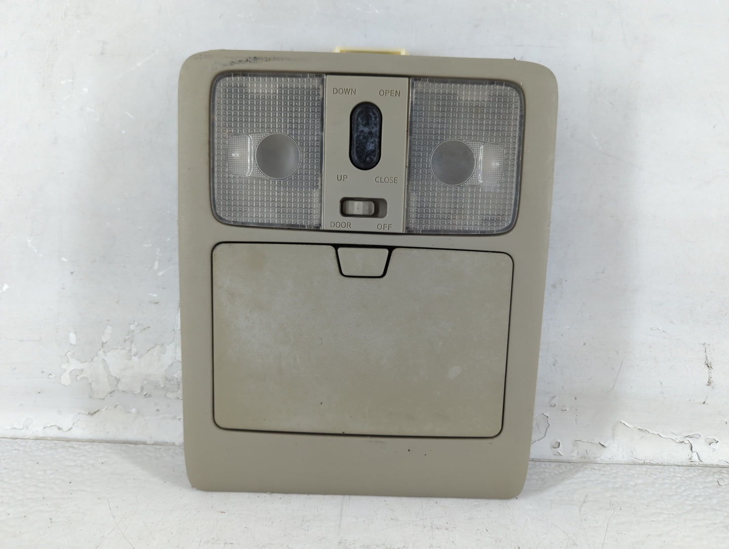 2003-2005 Infiniti Fx35 Overhead Roof Console Interior Dome Light - Oemusedautoparts1.com