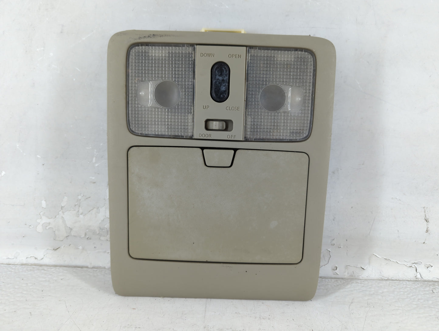 2003-2005 Infiniti Fx35 Overhead Roof Console Interior Dome Light - Oemusedautoparts1.com
