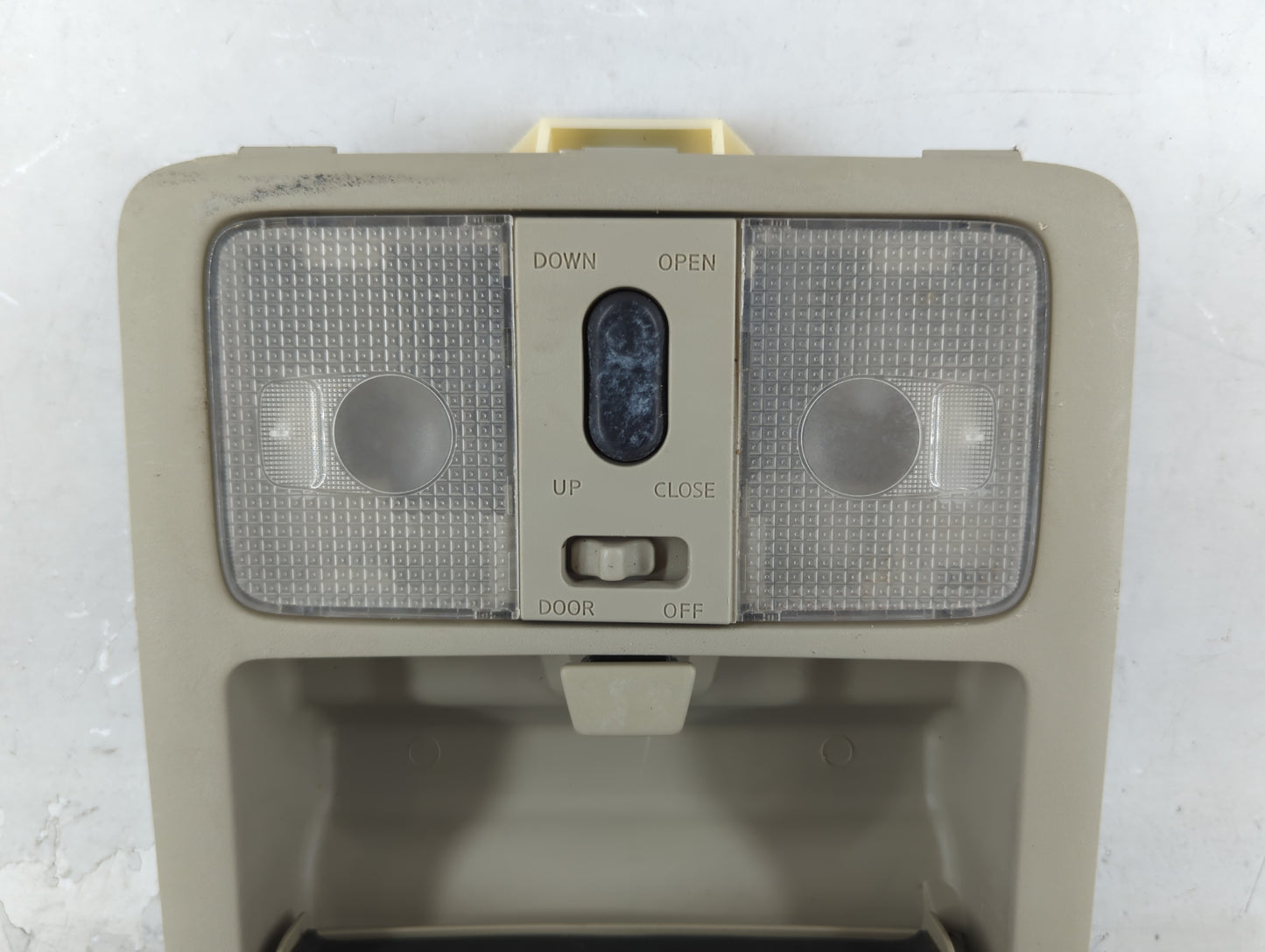 2003-2005 Infiniti Fx35 Overhead Roof Console Interior Dome Light - Oemusedautoparts1.com