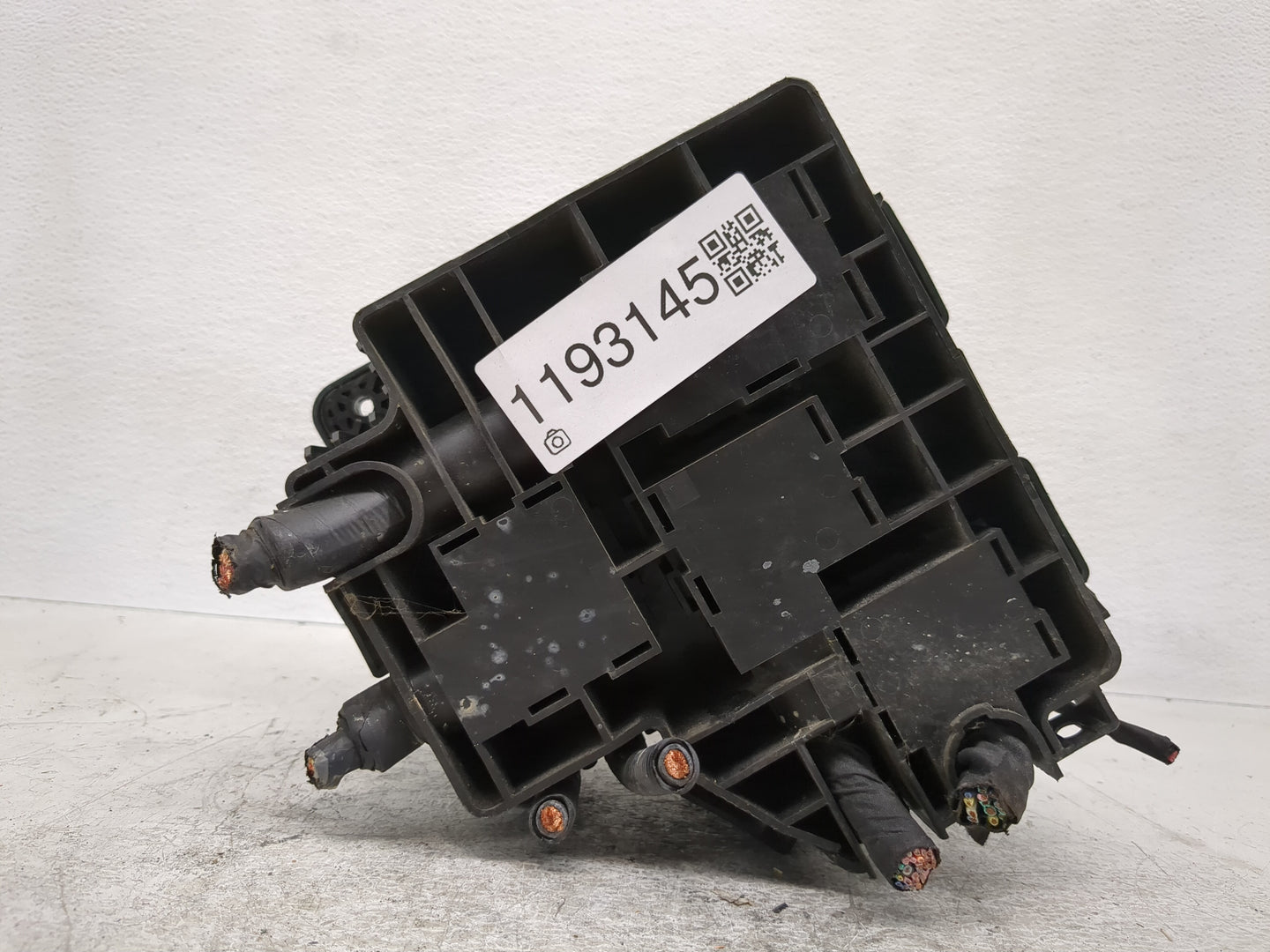 2005-2006 Infiniti G35 Fusebox Fuse Box Panel Relay Module Fits Fits 2005 2006 OEM Used Auto Parts - Oemusedautoparts1.com