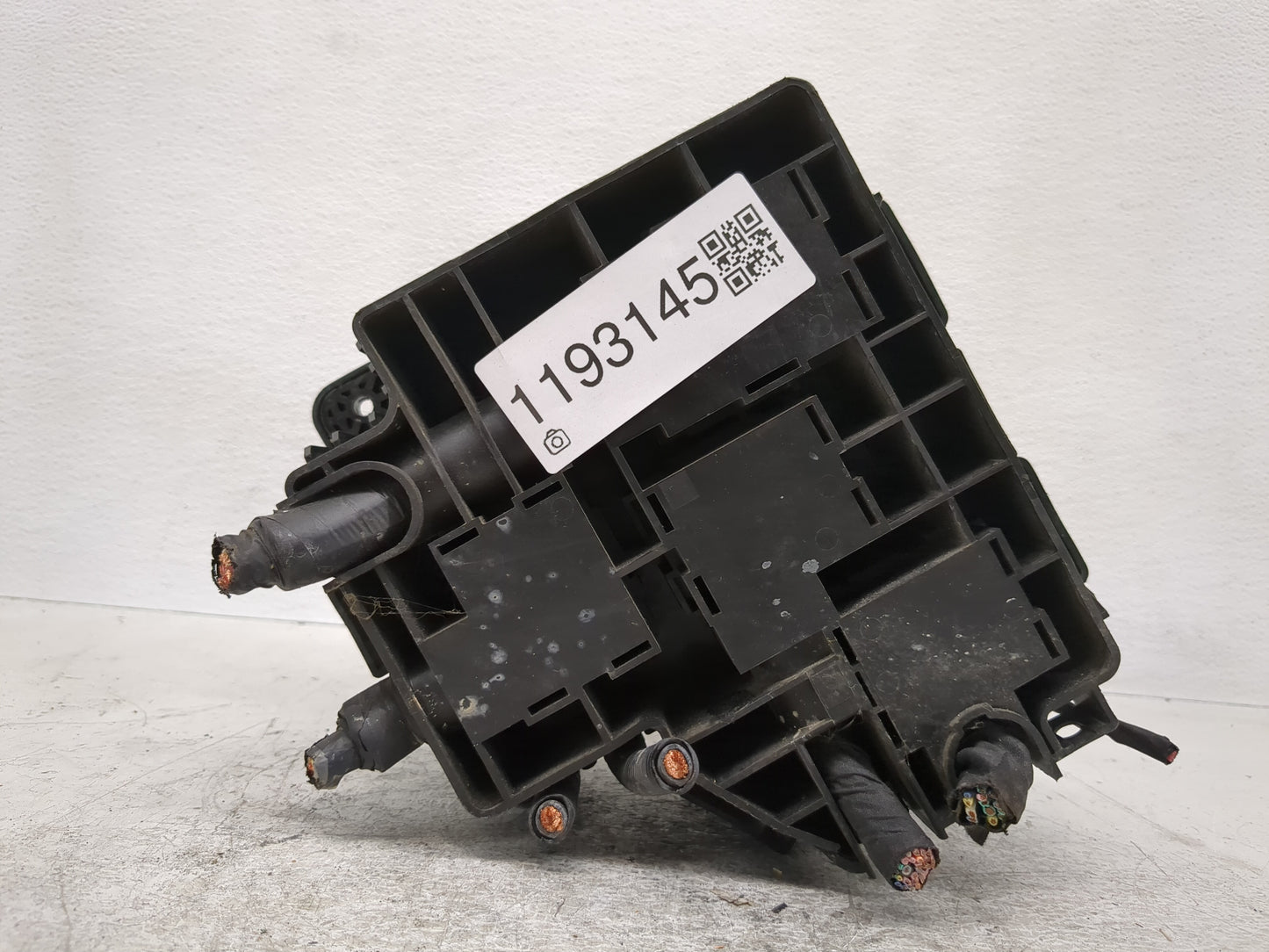 2005-2006 Infiniti G35 Fusebox Fuse Box Panel Relay Module Fits Fits 2005 2006 OEM Used Auto Parts - Oemusedautoparts1.com