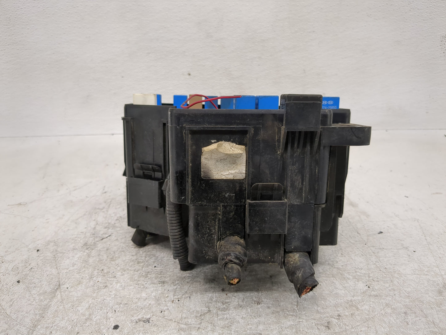 2005-2006 Infiniti G35 Fusebox Fuse Box Panel Relay Module Fits Fits 2005 2006 OEM Used Auto Parts - Oemusedautoparts1.com