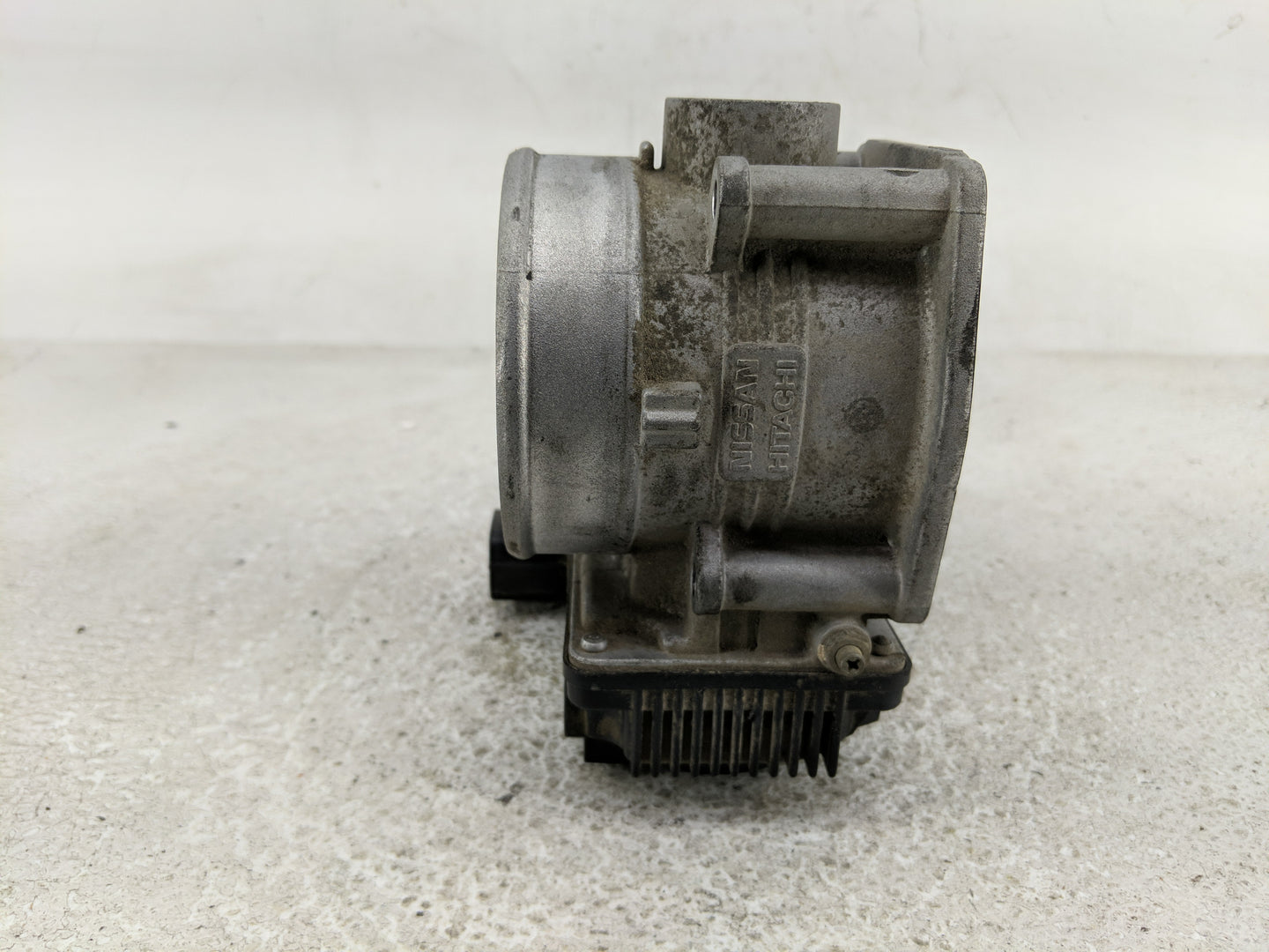 2003-2006 Infiniti G35 Throttle Body Fits Fits 2002 2003 2004 2005 2006 OEM Used Auto Parts - Oemusedautoparts1.com