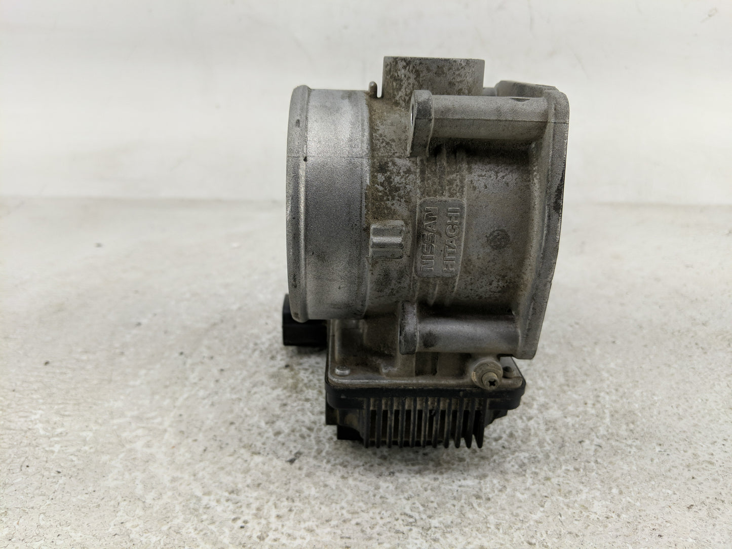 2003-2006 Infiniti G35 Throttle Body Fits Fits 2002 2003 2004 2005 2006 OEM Used Auto Parts - Oemusedautoparts1.com