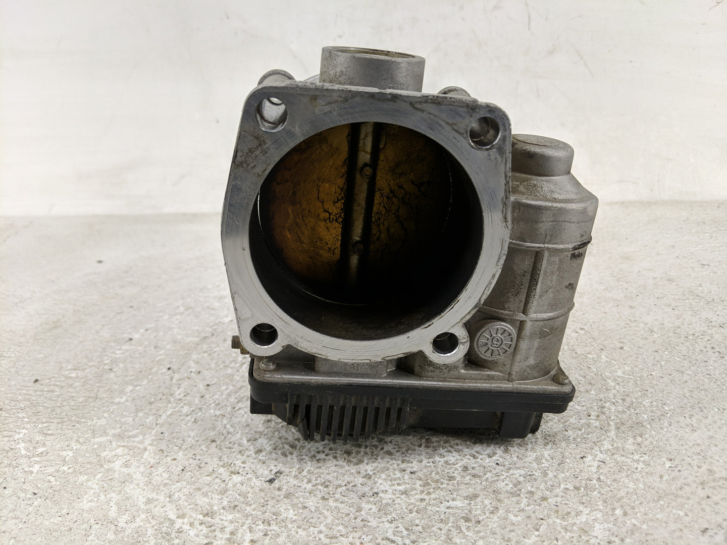 2003-2006 Infiniti G35 Throttle Body Fits Fits 2002 2003 2004 2005 2006 OEM Used Auto Parts - Oemusedautoparts1.com
