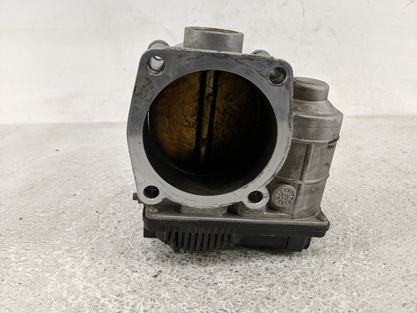 2003-2006 Infiniti G35 Throttle Body Fits Fits 2002 2003 2004 2005 2006 OEM Used Auto Parts - Oemusedautoparts1.com