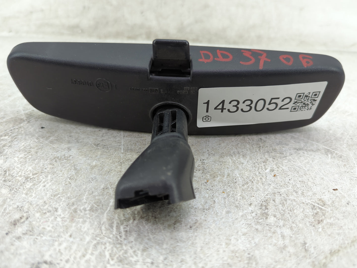 2005 Infiniti G35 Interior Rear View Mirror Replacement OEM Fits OEM Used Auto Parts - Oemusedautoparts1.com
