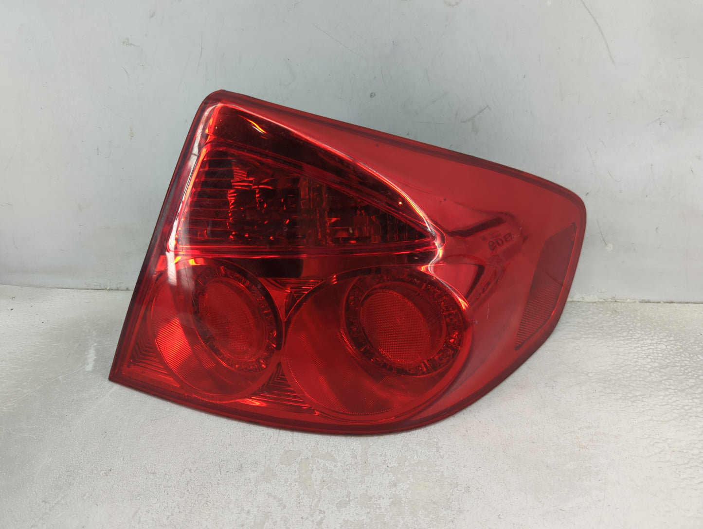 2005-2006 Infiniti G35 Tail Light Assembly Passenger Right OEM P/N:220-63790 Fits Fits 2005 2006 OEM Used Auto Parts - Oemus
