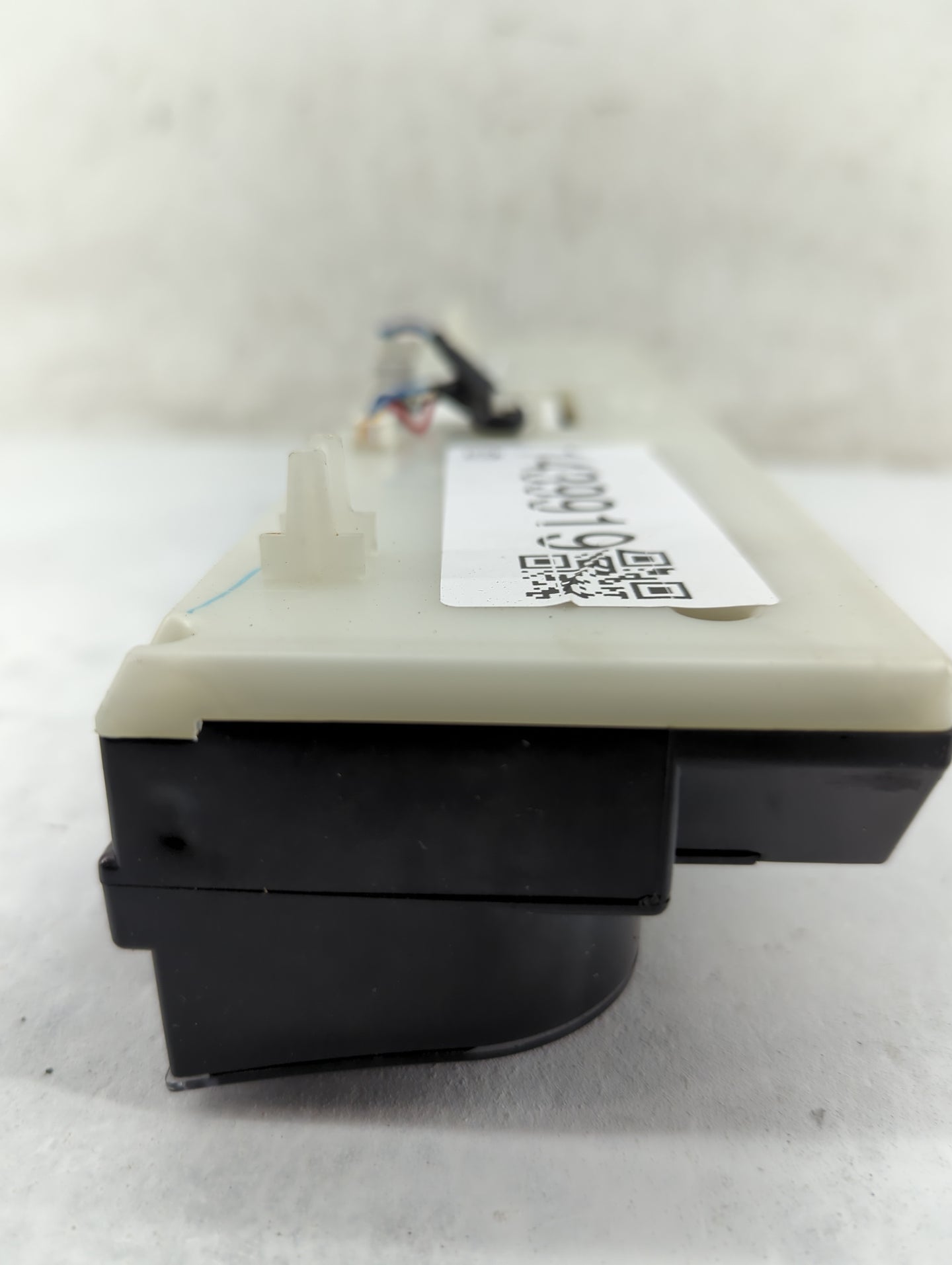 2005 Infiniti G35 Climate Control Module Temperature AC/Heater Replacement P/N:27760 AC705 Fits OEM Used Auto Parts - Oemuse