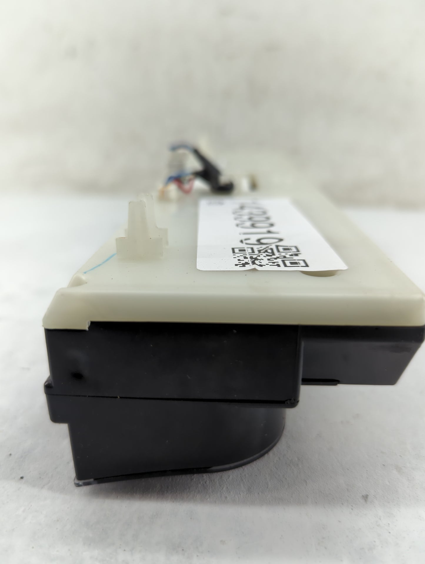 2005 Infiniti G35 Climate Control Module Temperature AC/Heater Replacement P/N:27760 AC705 Fits OEM Used Auto Parts - Oemuse