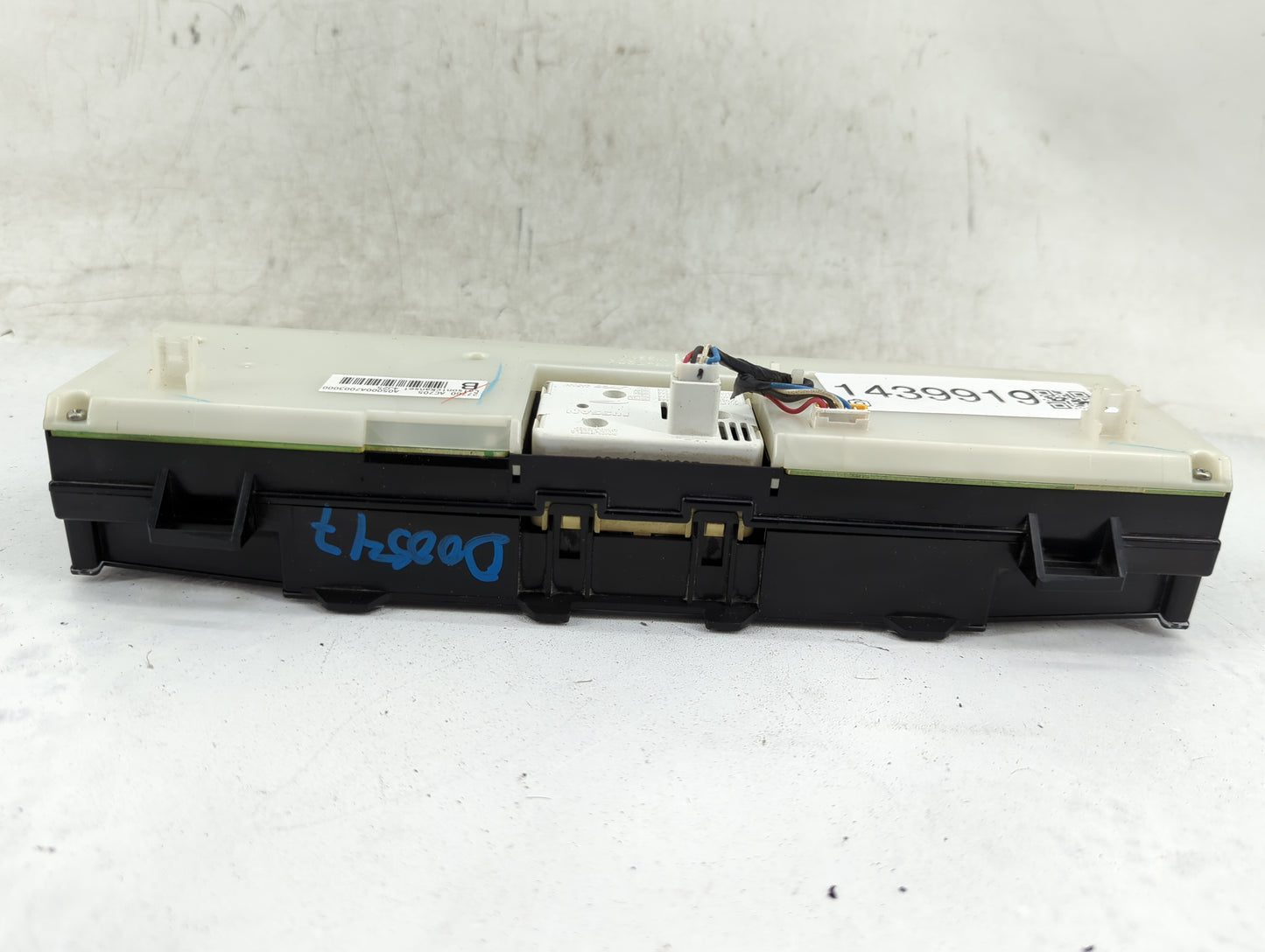 2005 Infiniti G35 Climate Control Module Temperature AC/Heater Replacement P/N:27760 AC705 Fits OEM Used Auto Parts - Oemuse