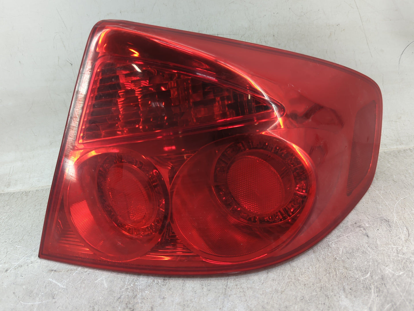2005-2006 Infiniti G35 Tail Light Assembly Passenger Right OEM P/N:220-63790 Fits Fits 2005 2006 OEM Used Auto Parts - Oemus