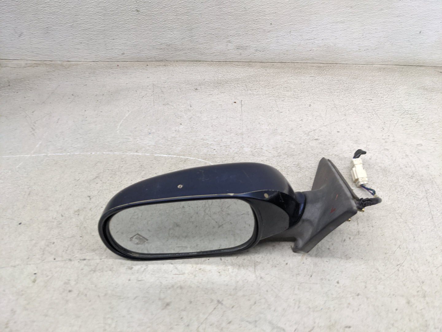 2005 Infiniti G35 Passenger Side View Mirror - Right Door Mirror OEM Used - Oemusedautoparts1.com