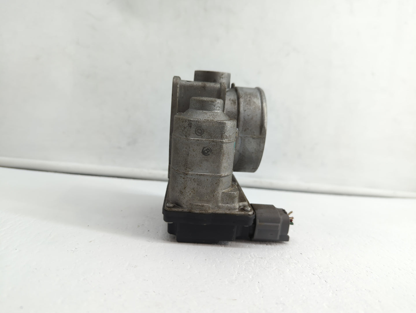 2003-2006 Infiniti G35 Throttle Body P/N:RME70-04 A576-01, RME70 Fits Fits 2002 2003 2004 2005 2006 OEM Used Auto Parts - Oe