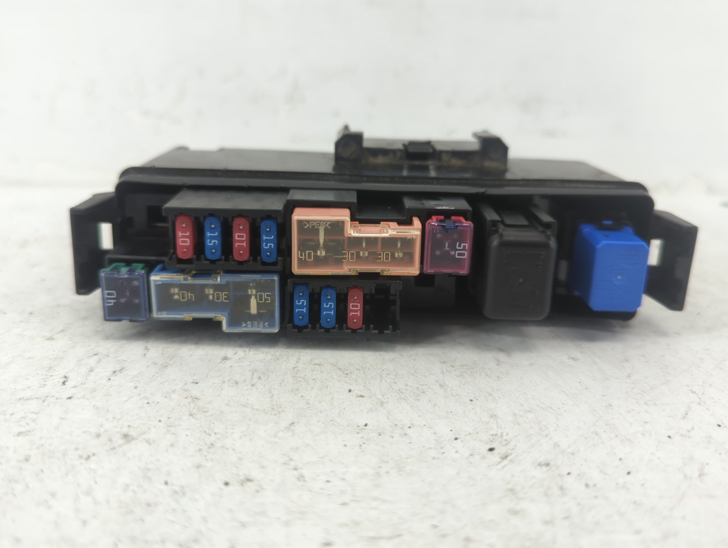 2005-2006 Infiniti G35 Fusebox Fuse Box Panel Relay Module Fits Fits 2005 2006 OEM Used Auto Parts - Oemusedautoparts1.com