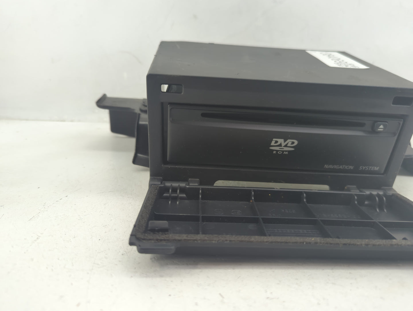 2004-2005 Infiniti Qx56 Radio AM FM Cd Player Receiver Replacement P/N:25915 CB804 Fits Fits 2004 2005 OEM Used Auto Parts -