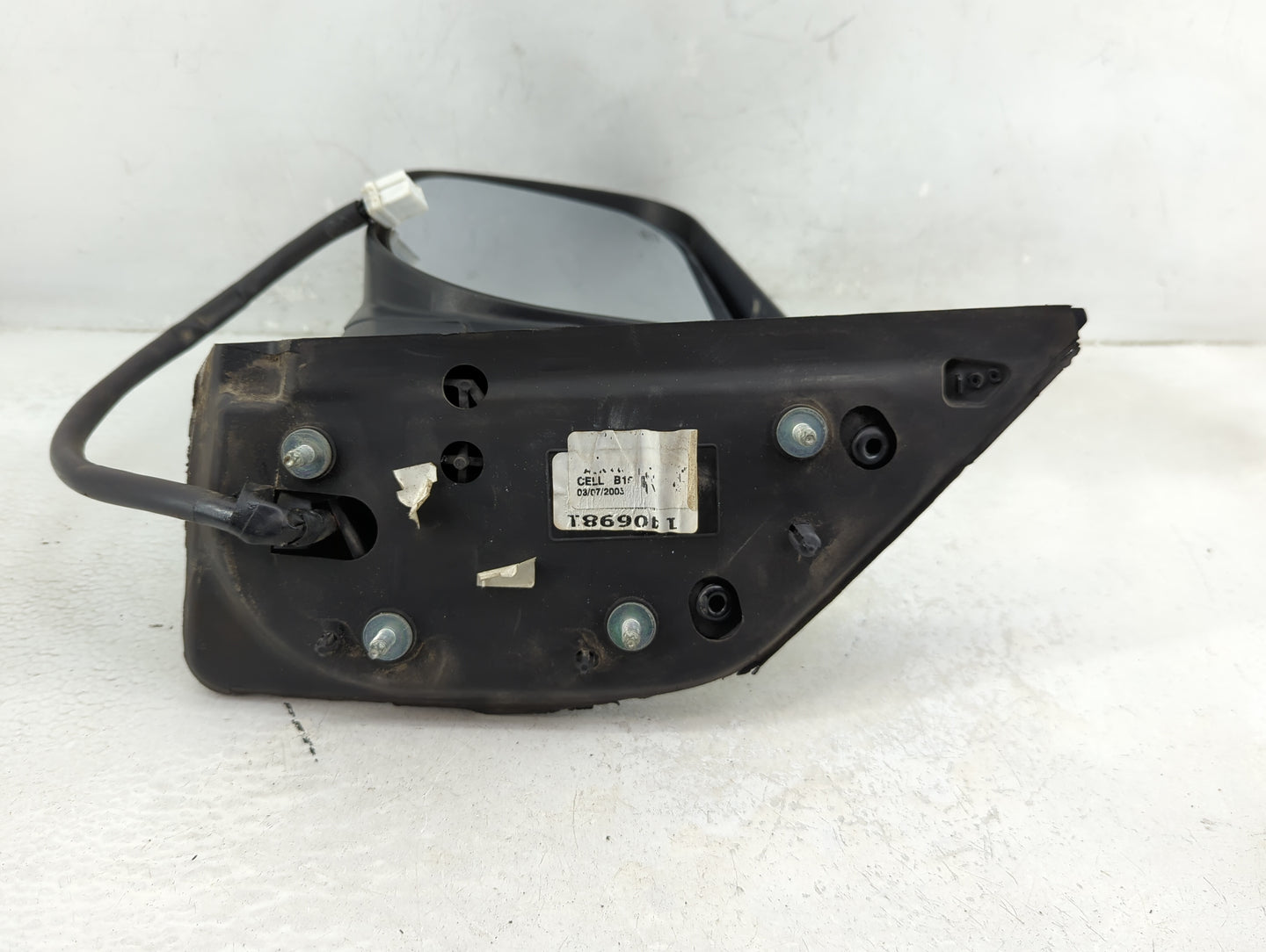 2004-2005 Infiniti Qx56 Driver Side View Mirror - Left Door Mirror OEM Used - Oemusedautoparts1.com