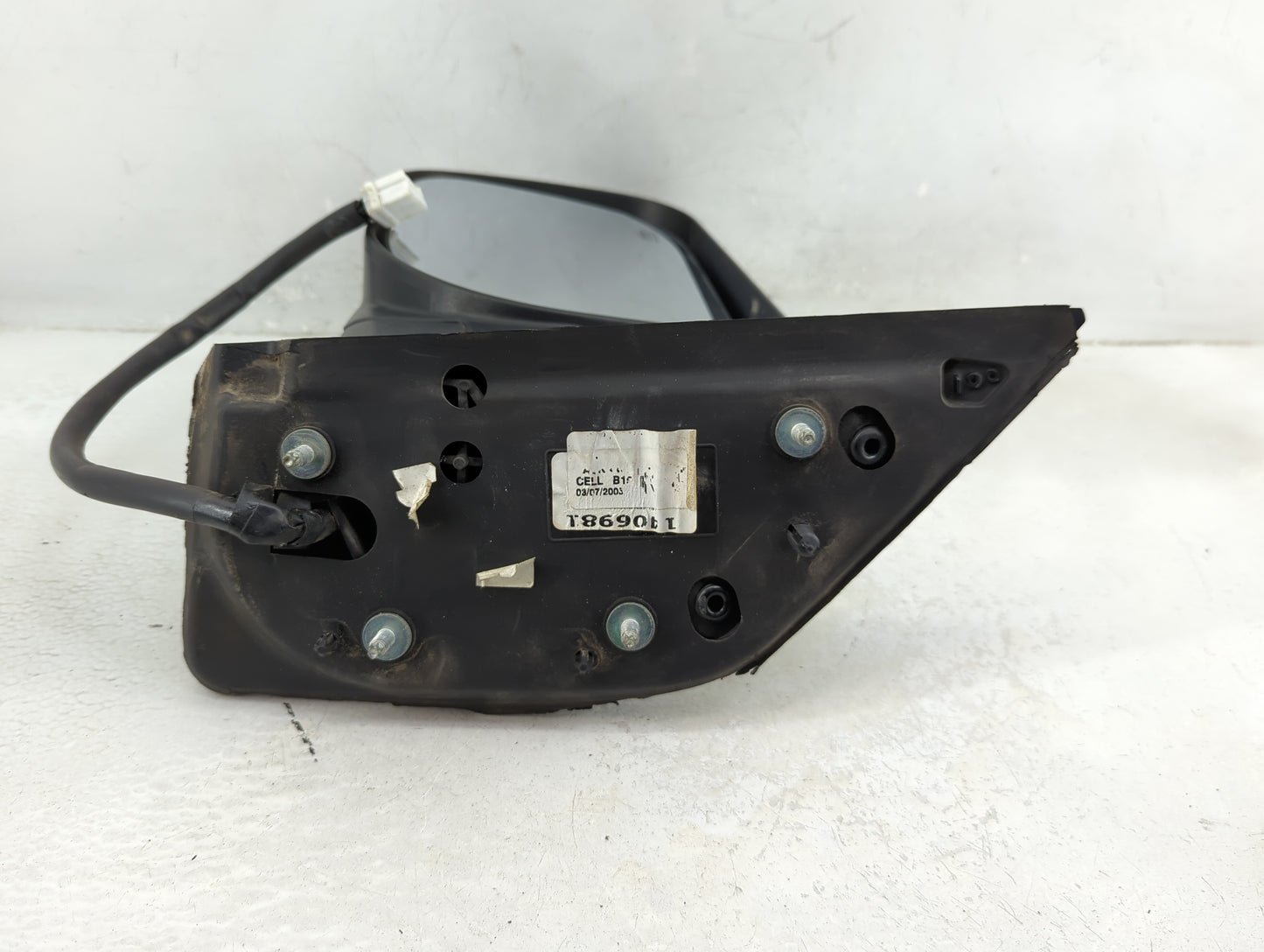 2004-2005 Infiniti Qx56 Driver Side View Mirror - Left Door Mirror OEM Used - Oemusedautoparts1.com