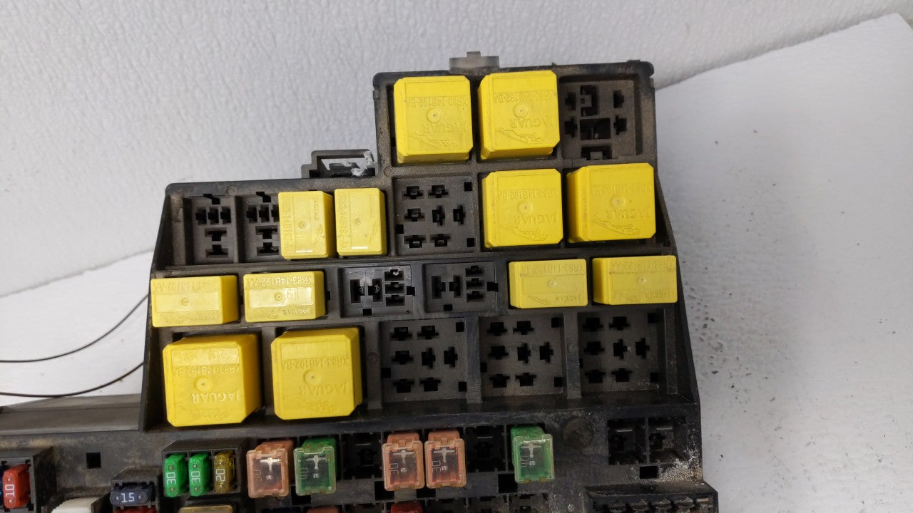 2004-2005 Jaguar S-Type Fusebox Fuse Box Panel Relay Module P/N:2R8T-14A075-CC Fits Fits 2004 2005 OEM Used Auto Parts - Oem