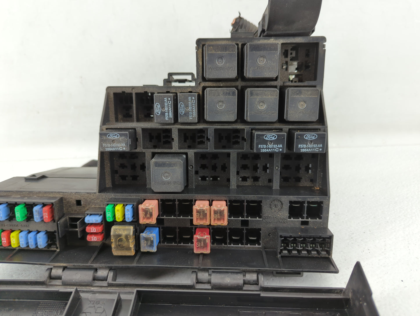 2004-2005 Jaguar S-Type Fusebox Fuse Box Panel Relay Module P/N:2R8T-14A075-CC Fits Fits 2004 2005 OEM Used Auto Parts - Oem