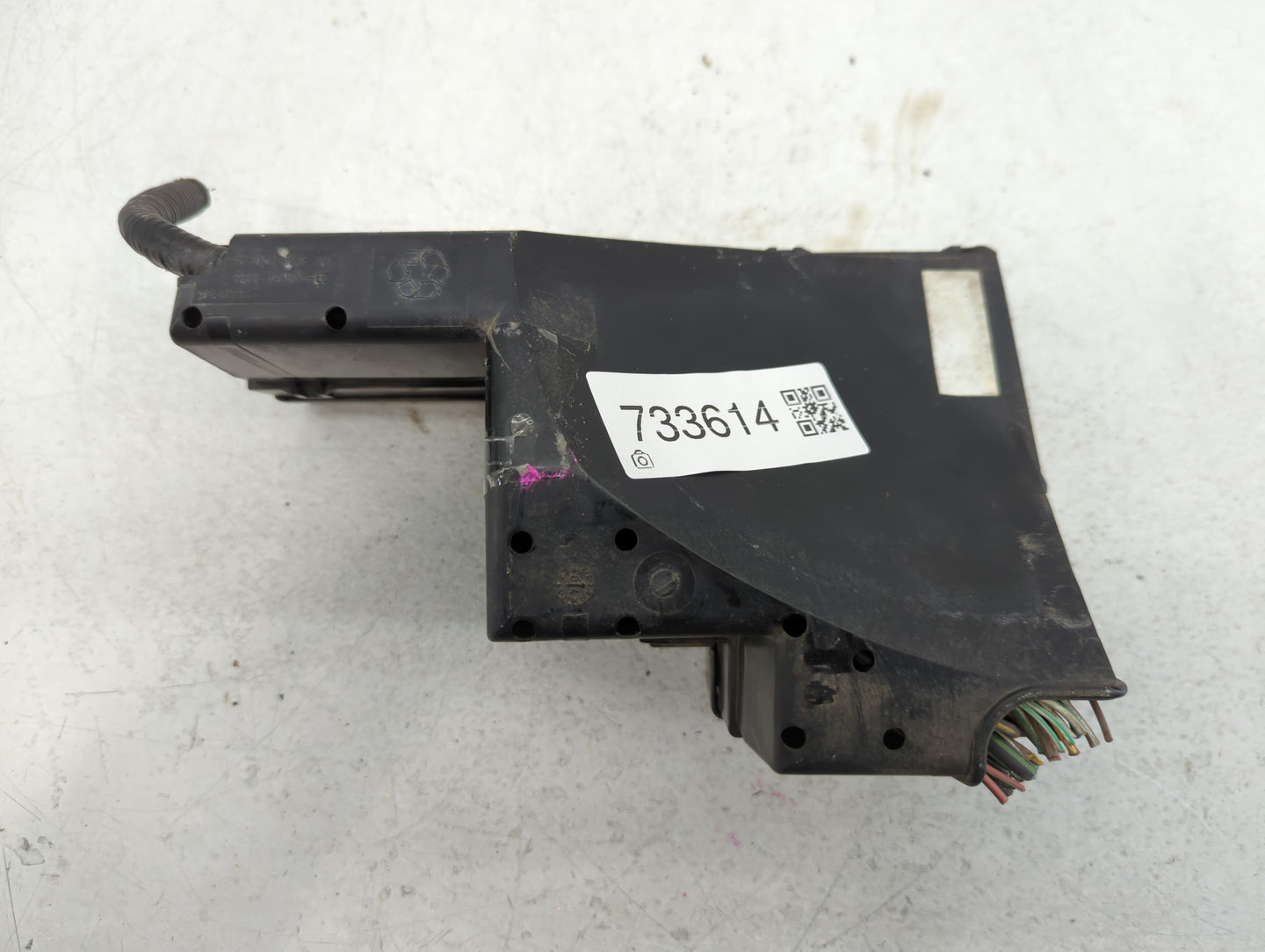 2004-2005 Jaguar S-Type Fusebox Fuse Box Panel Relay Module P/N:2R8T-14075-CC Fits Fits 2004 2005 OEM Used Auto Parts - Oemu