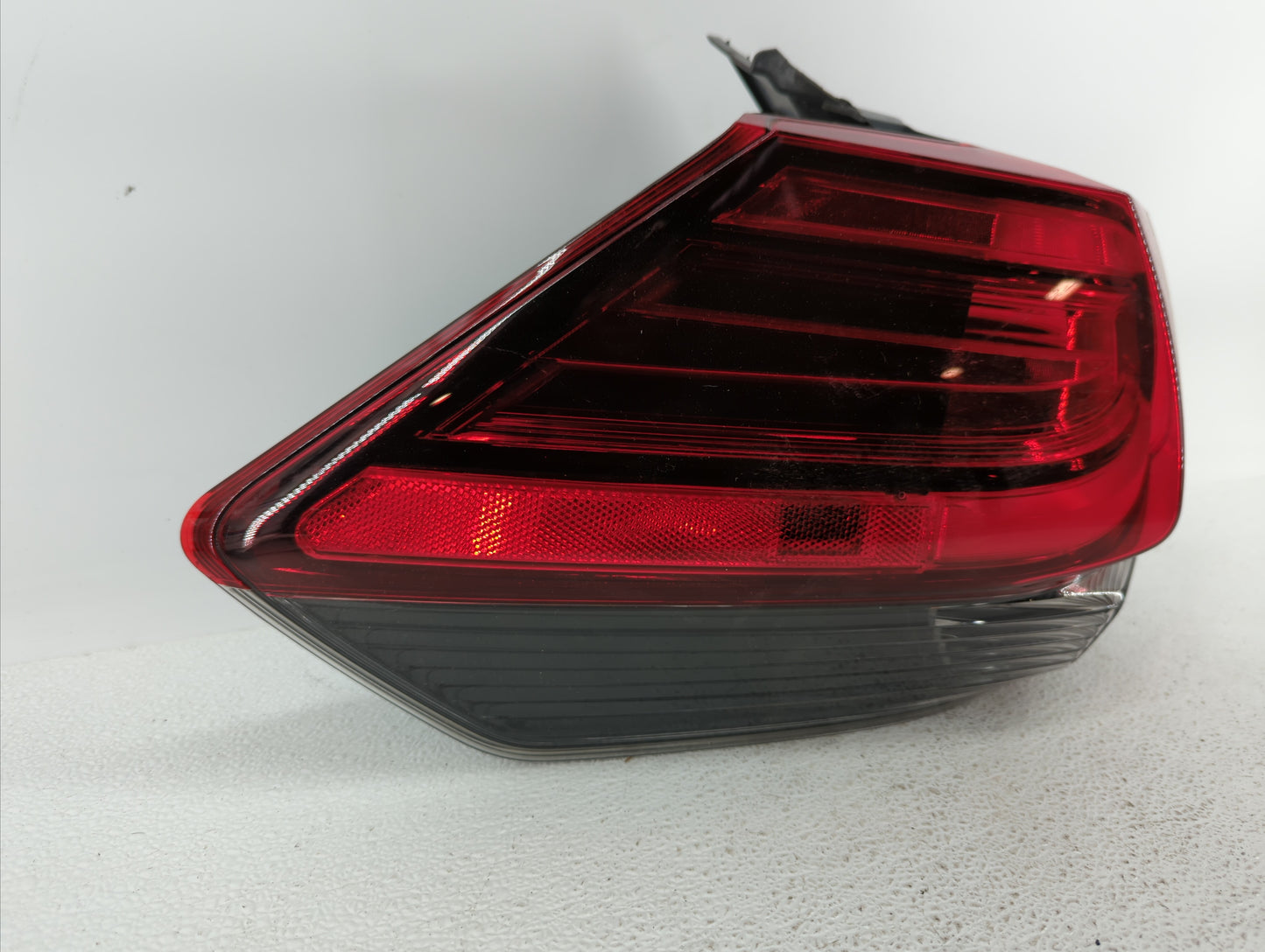 2002-2008 Jaguar X-Type Tail Light Assembly Driver Left OEM P/N:8902 1757A Fits Fits 2002 2003 2004 2005 2006 2007 2008 OEM 