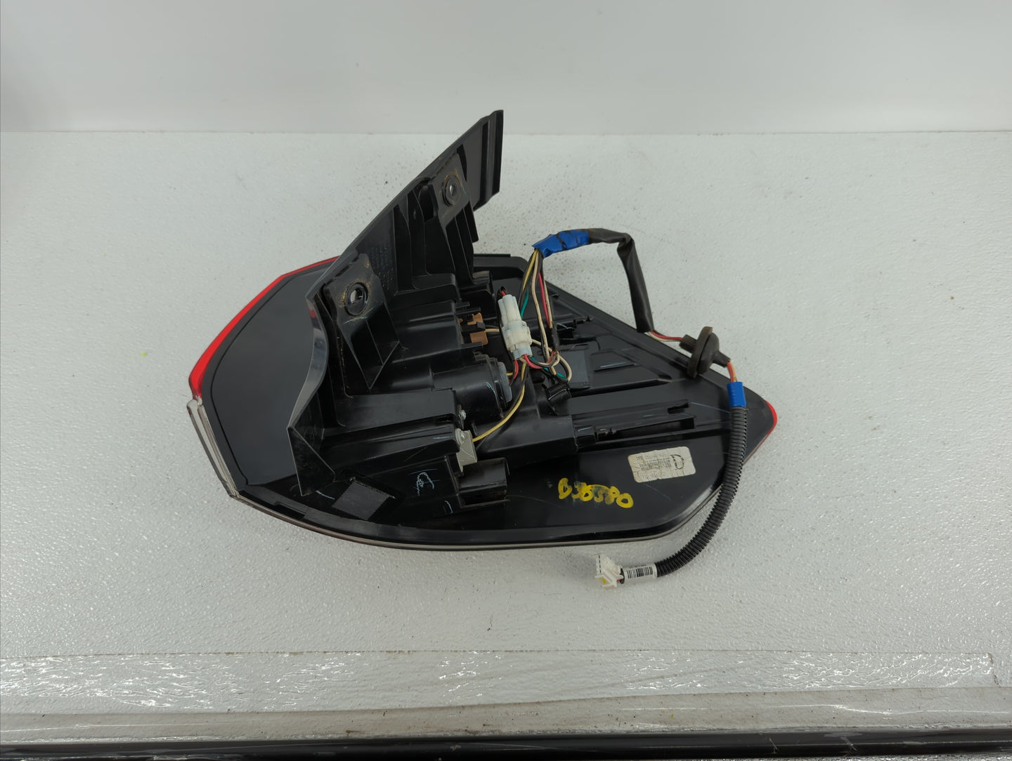 2002-2008 Jaguar X-Type Tail Light Assembly Driver Left OEM P/N:8902 1757A Fits Fits 2002 2003 2004 2005 2006 2007 2008 OEM 