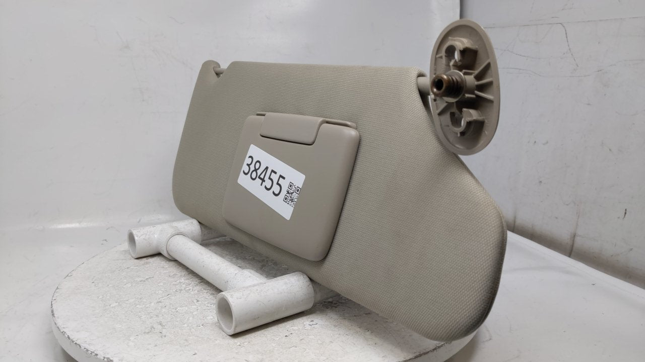 2005 Jeep Cherokee Sun Visor Shade Replacement Passenger Right Mirror Fits OEM Used Auto Parts - Oemusedautoparts1.com