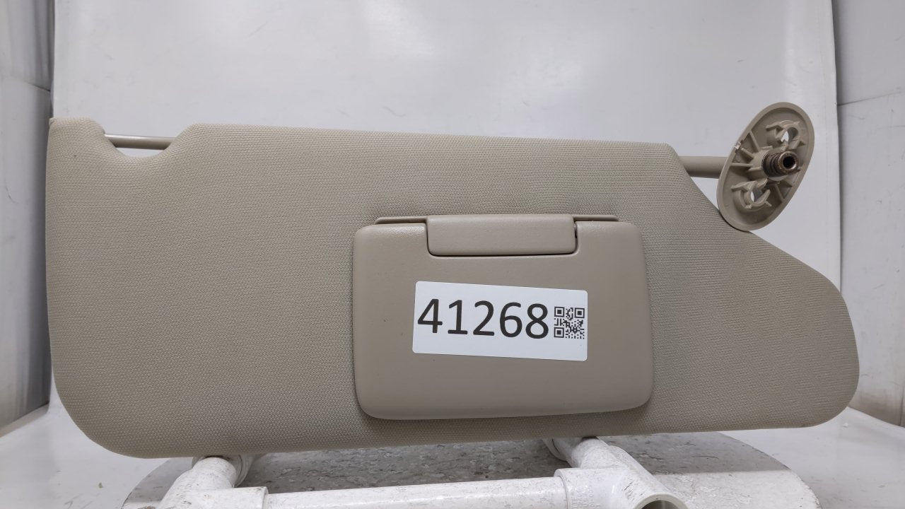 2005 Jeep Cherokee Sun Visor Shade Replacement Passenger Right Mirror Fits OEM Used Auto Parts - Oemusedautoparts1.com