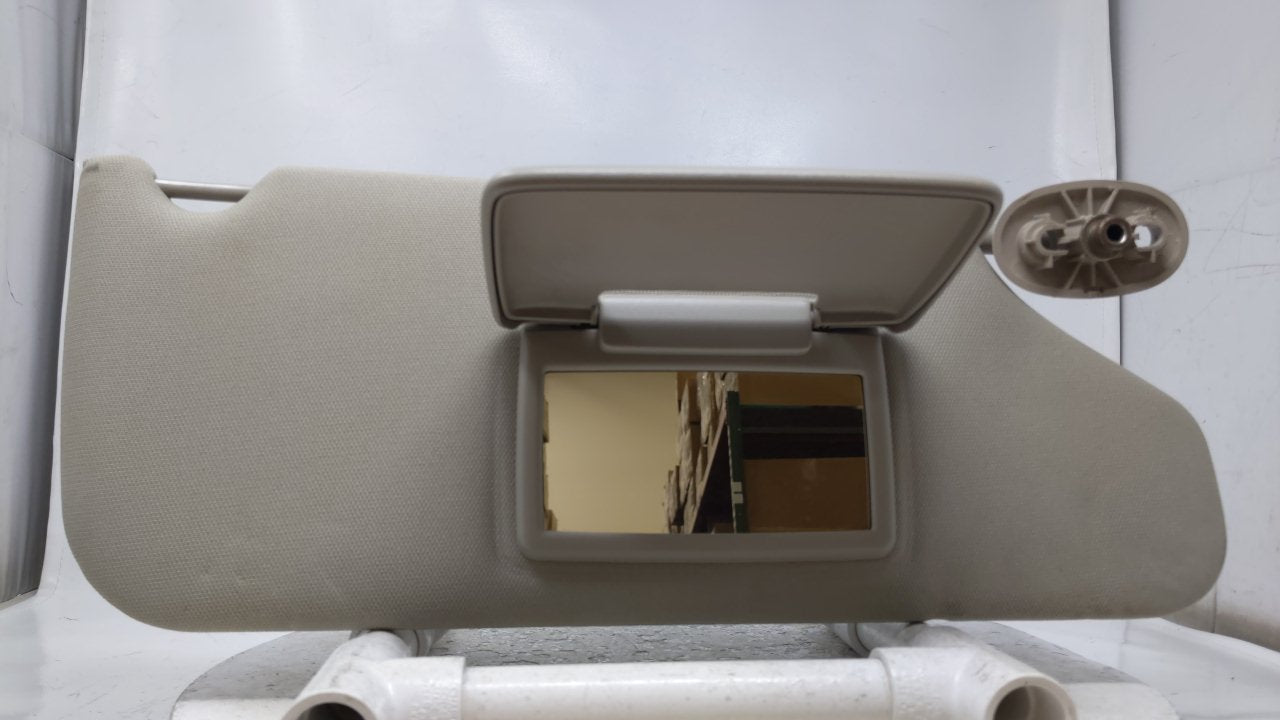 2005 Jeep Cherokee Sun Visor Shade Replacement Passenger Right Mirror Fits OEM Used Auto Parts - Oemusedautoparts1.com
