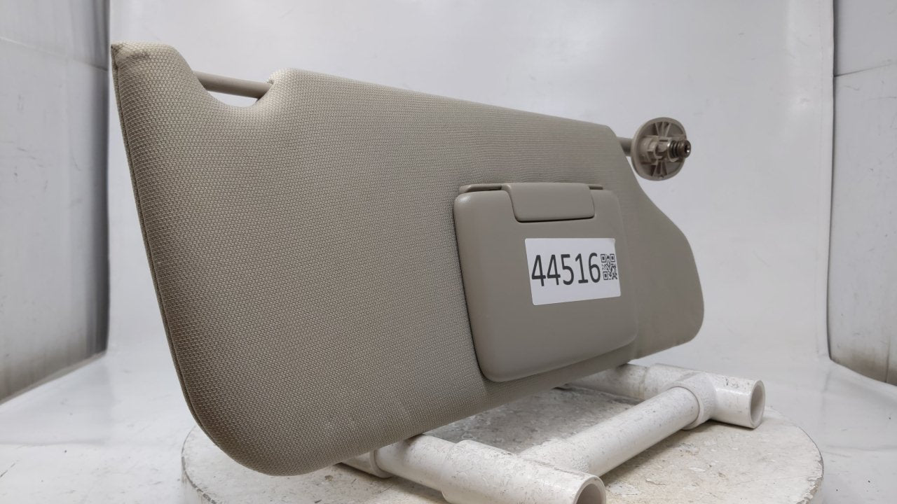 2005 Jeep Cherokee Sun Visor Shade Replacement Passenger Right Mirror Fits OEM Used Auto Parts - Oemusedautoparts1.com