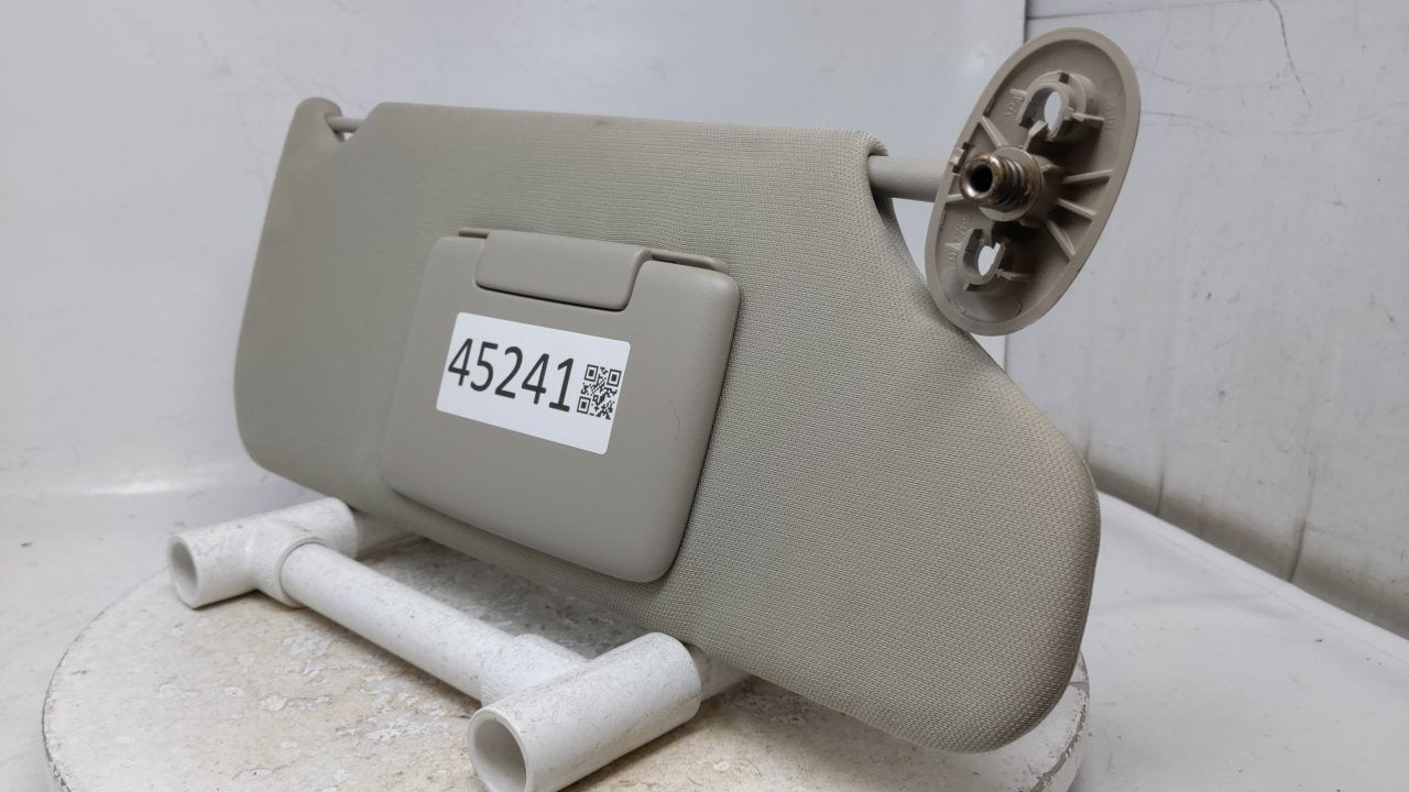 2005 Jeep Cherokee Sun Visor Shade Replacement Passenger Right Mirror Fits OEM Used Auto Parts - Oemusedautoparts1.com