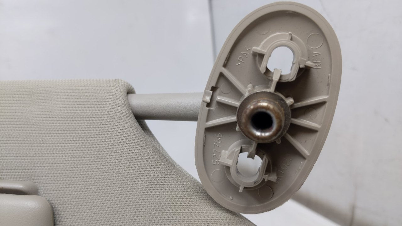 2005 Jeep Cherokee Sun Visor Shade Replacement Passenger Right Mirror Fits OEM Used Auto Parts - Oemusedautoparts1.com