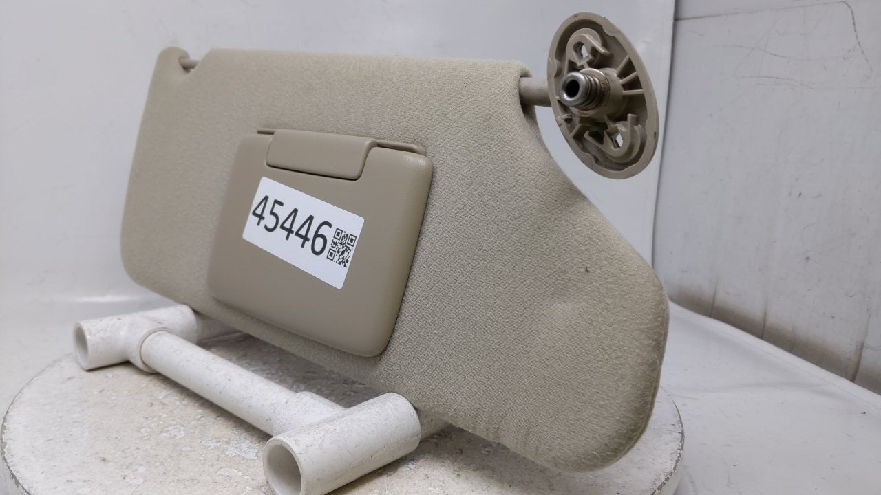 2005 Jeep Cherokee Sun Visor Shade Replacement Passenger Right Mirror Fits OEM Used Auto Parts - Oemusedautoparts1.com